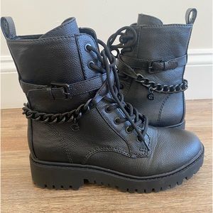 Guess Olisie Buckle Utility Boot